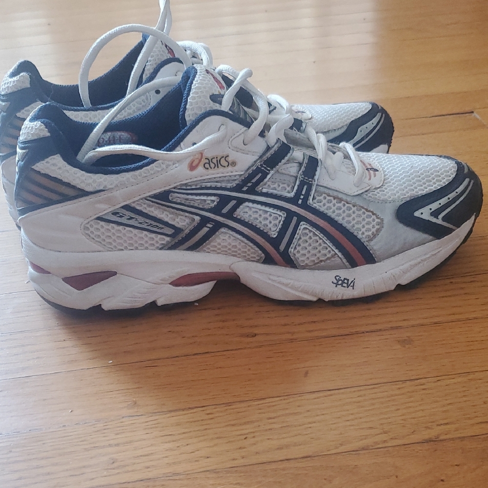 Asics White Running Shoes with Navy & Red Accents